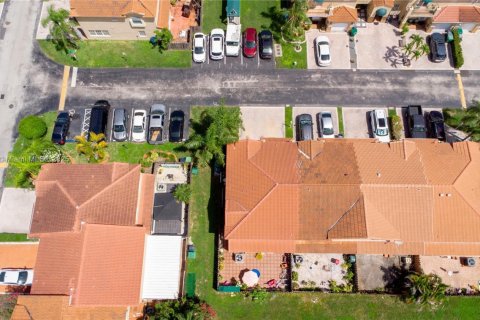 Townhouse in Miami, Florida 3 bedrooms, 171.68 sq.m. № 1926782 - photo 6