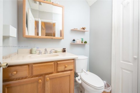 Townhouse in Miami, Florida 3 bedrooms, 171.68 sq.m. № 1926782 - photo 24