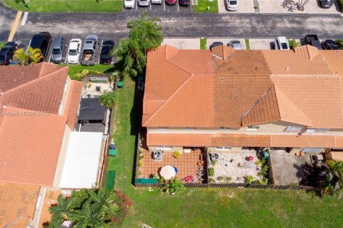 Townhouse in Miami, Florida 3 bedrooms, 171.68 sq.m. № 1926782 - photo 7
