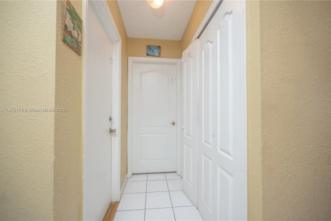 Townhouse in Miami, Florida 3 bedrooms, 171.68 sq.m. № 1926782 - photo 18