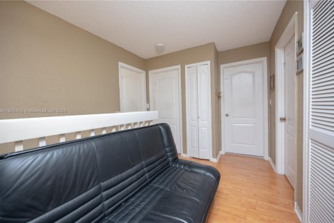 Townhouse in Miami, Florida 3 bedrooms, 171.68 sq.m. № 1926782 - photo 25
