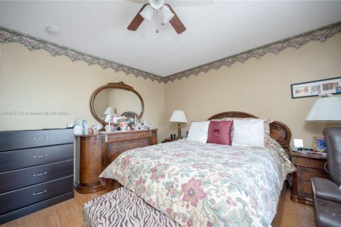 Townhouse in Miami, Florida 3 bedrooms, 171.68 sq.m. № 1926782 - photo 29