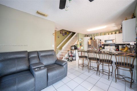 Townhouse in Miami, Florida 3 bedrooms, 171.68 sq.m. № 1926782 - photo 23