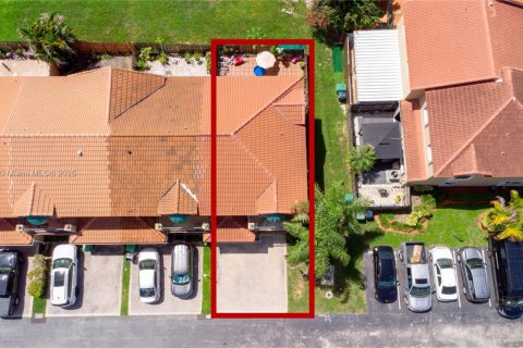Townhouse in Miami, Florida 3 bedrooms, 171.68 sq.m. № 1926782 - photo 3
