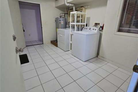 House in Port Charlotte, Florida 4 bedrooms, 144.74 sq.m. № 1785567 - photo 11