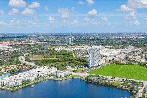 Copropriété à vendre à Sunrise, Floride: 1 chambre, 72.46 m2 № 2245996 - photo 3