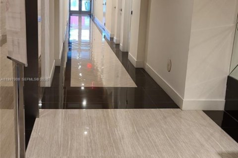 Copropriété à vendre à Sunrise, Floride: 1 chambre, 72.46 m2 № 2245996 - photo 11