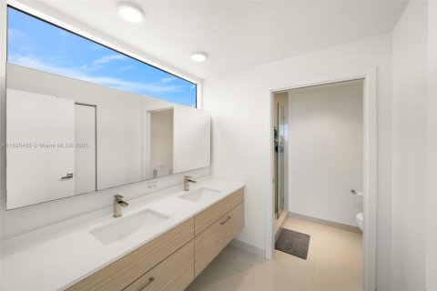 Купить кондоминиум в Майами, Флорида 3 спальни, 139.82м2, № 1948069 - фото 19