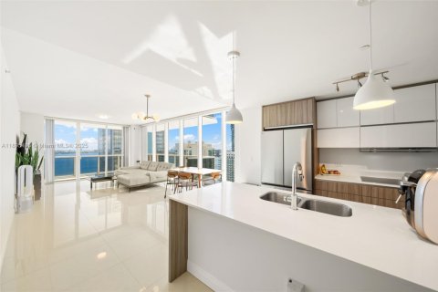 Купить кондоминиум в Майами, Флорида 3 спальни, 139.82м2, № 1948069 - фото 10