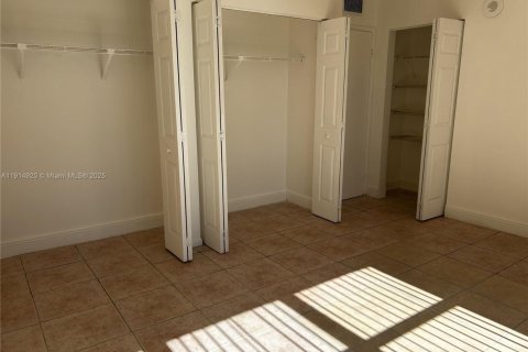 Condo in Sunny Isles Beach, Florida, 2 bedrooms  № 1974613 - photo 24