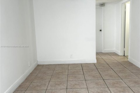 Condo in Sunny Isles Beach, Florida, 2 bedrooms  № 1974613 - photo 14