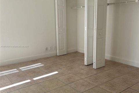 Condo in Sunny Isles Beach, Florida, 2 bedrooms  № 1974613 - photo 23