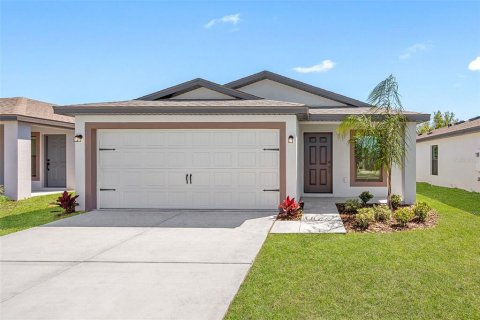 House in Spring Hill, Florida 2 bedrooms, 95.88 sq.m. № 1652140 - photo 1