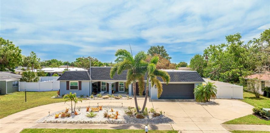House in Sarasota, Florida 3 bedrooms, 206.52 sq.m. № 1597245