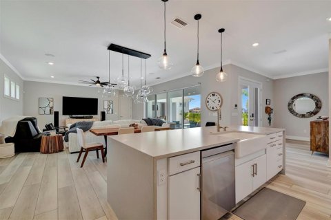 Casa en venta en San Antonio, Florida, 4 dormitorios, 228.26 m2 № 1870224 - foto 4