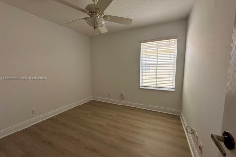 House in Weston, Florida 3 bedrooms, 140.93 sq.m. № 2069235 - photo 18