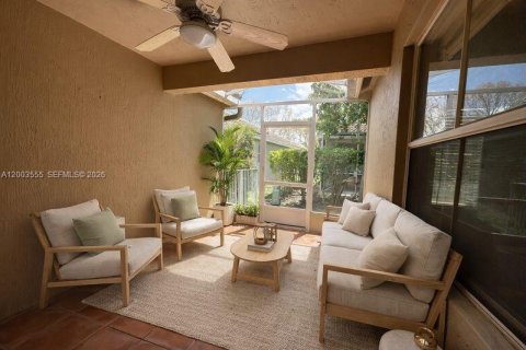 House in Weston, Florida 3 bedrooms, 140.93 sq.m. № 2069235 - photo 13