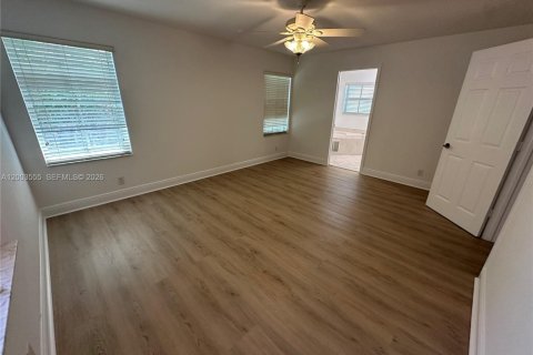 House in Weston, Florida 3 bedrooms, 140.93 sq.m. № 2069235 - photo 24