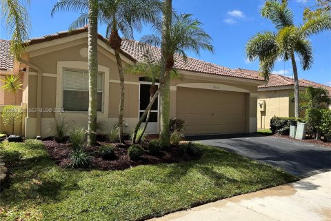 House in Weston, Florida 3 bedrooms, 140.93 sq.m. № 2069235 - photo 2