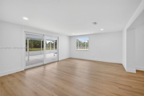 Villa ou maison à vendre à Port St. Lucie, Floride: 4 chambres, 194.07 m2 № 2011627 - photo 25