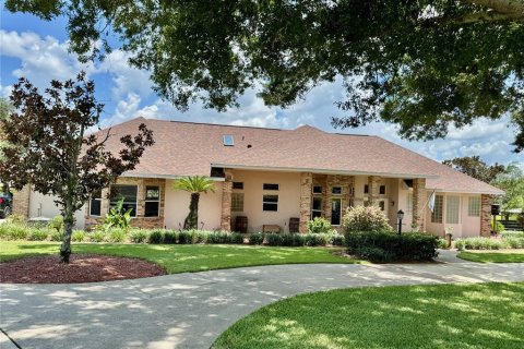 House in Eustis, Florida 3 bedrooms, 210.98 sq.m. № 1850298 - photo 6