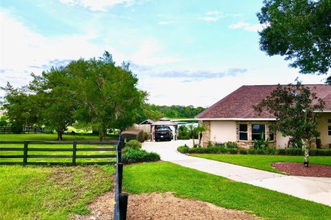 House in Eustis, Florida 3 bedrooms, 210.98 sq.m. № 1850298 - photo 5
