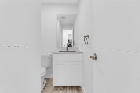 Condo in Miami Beach, Florida, 1 bedroom  № 2004792 - photo 14
