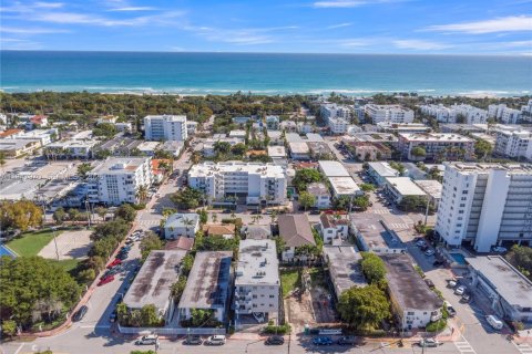Condo in Miami Beach, Florida, 1 bedroom  № 2004792 - photo 20