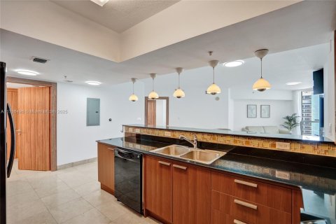 Appartement à louer à Sunny Isles Beach, Floride: 1 chambre, 92.9 m2 № 1737953 - photo 6