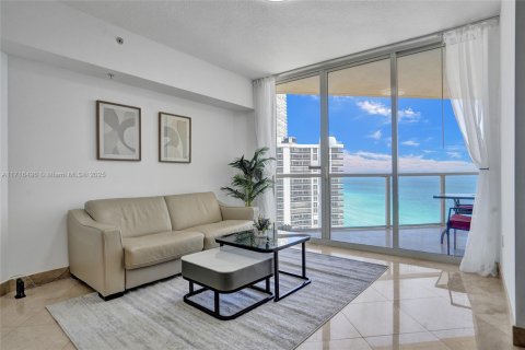 Appartement à louer à Sunny Isles Beach, Floride: 1 chambre, 92.9 m2 № 1737953 - photo 1