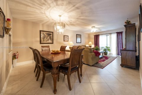 Copropriété à vendre à Tamarac, Floride: 2 chambres, 117.99 m2 № 1889032 - photo 8