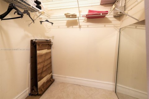 Copropriété à vendre à Tamarac, Floride: 2 chambres, 117.99 m2 № 1889032 - photo 16
