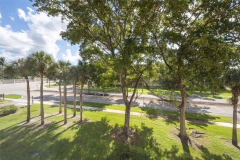 Copropriété à vendre à Tamarac, Floride: 2 chambres, 117.99 m2 № 1889032 - photo 19