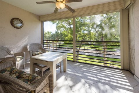 Copropriété à vendre à Tamarac, Floride: 2 chambres, 117.99 m2 № 1889032 - photo 18
