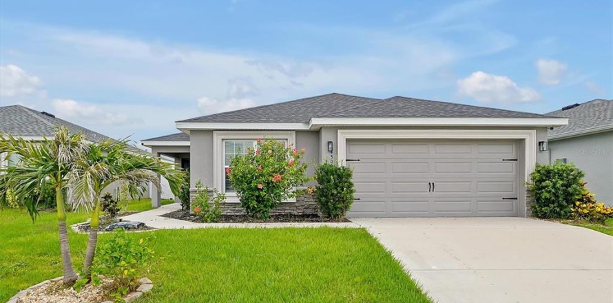 House in Haines City, Florida 3 bedrooms, 143.26 sq.m. № 1784546