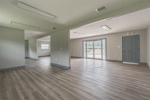 Commercial property in Land O' Lakes, Florida 142.14 sq.m. № 1822759 - photo 2