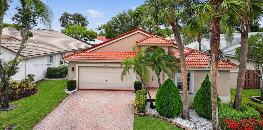 House in Boynton Beach, Florida 3 bedrooms, 167.22 sq.m. № 1887776