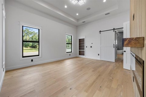 House in Tampa, Florida 5 bedrooms, 473.43 sq.m. № 2229658 - photo 25
