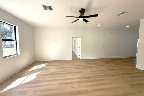 House in Seffner, Florida 4 bedrooms, 182.83 sq.m. № 2395909 - photo 27