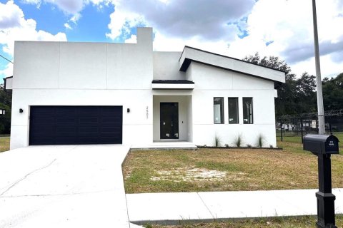 House in Seffner, Florida 4 bedrooms, 182.83 sq.m. № 2395909