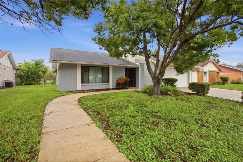 Villa ou maison à vendre à New Port Richey, Floride: 3 chambres, 153.57 m2 № 2284778 - photo 4