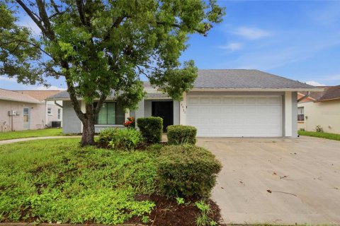 House in New Port Richey, Florida 3 bedrooms, 153.57 sq.m. № 2284778
