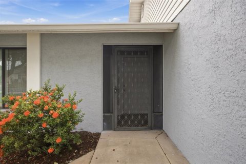 Villa ou maison à vendre à New Port Richey, Floride: 3 chambres, 153.57 m2 № 2284778 - photo 5
