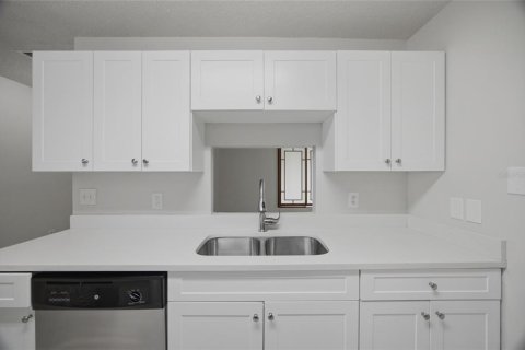 Villa ou maison à vendre à New Port Richey, Floride: 3 chambres, 153.57 m2 № 2284778 - photo 13