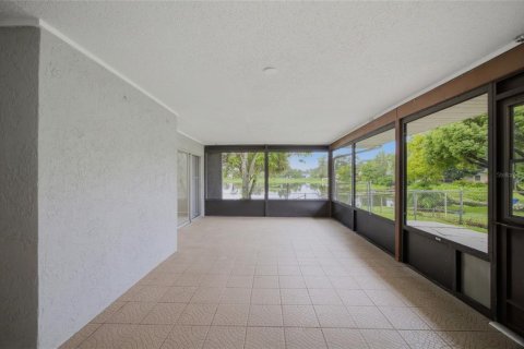 Villa ou maison à vendre à New Port Richey, Floride: 3 chambres, 153.57 m2 № 2284778 - photo 28