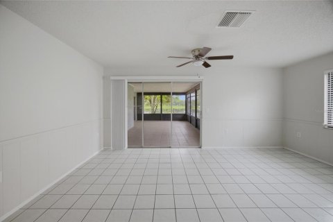 Villa ou maison à vendre à New Port Richey, Floride: 3 chambres, 153.57 m2 № 2284778 - photo 11