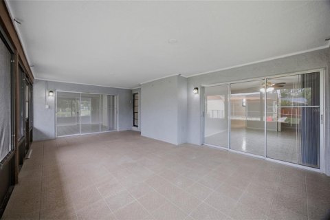 Villa ou maison à vendre à New Port Richey, Floride: 3 chambres, 153.57 m2 № 2284778 - photo 27