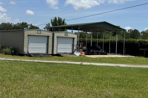 House in Frostproof, Florida 3 bedrooms, 295.89 sq.m. № 2233926 - photo 21