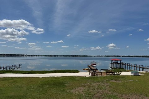 House in Frostproof, Florida 3 bedrooms, 295.89 sq.m. № 2233926 - photo 30