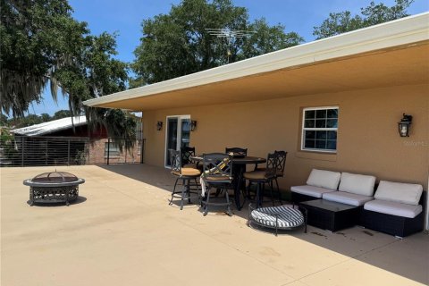 House in Frostproof, Florida 3 bedrooms, 295.89 sq.m. № 2233926 - photo 28